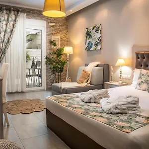 https://aqua-mare-hotel.hotelschalkidiki.net