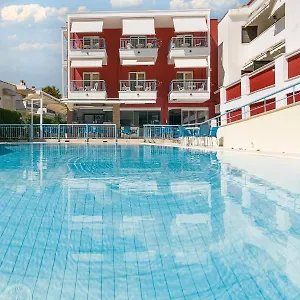 https://summer-dream-hotel-polikhronon.hotelschalkidiki.net