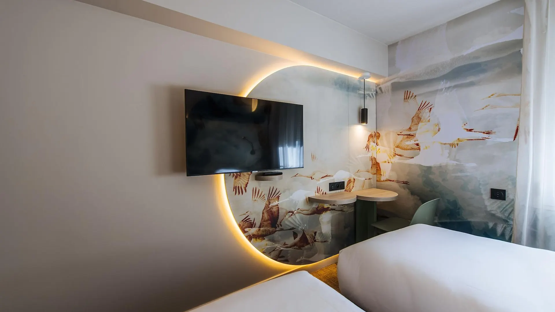 Отель Ibis Styles Антиб Франция